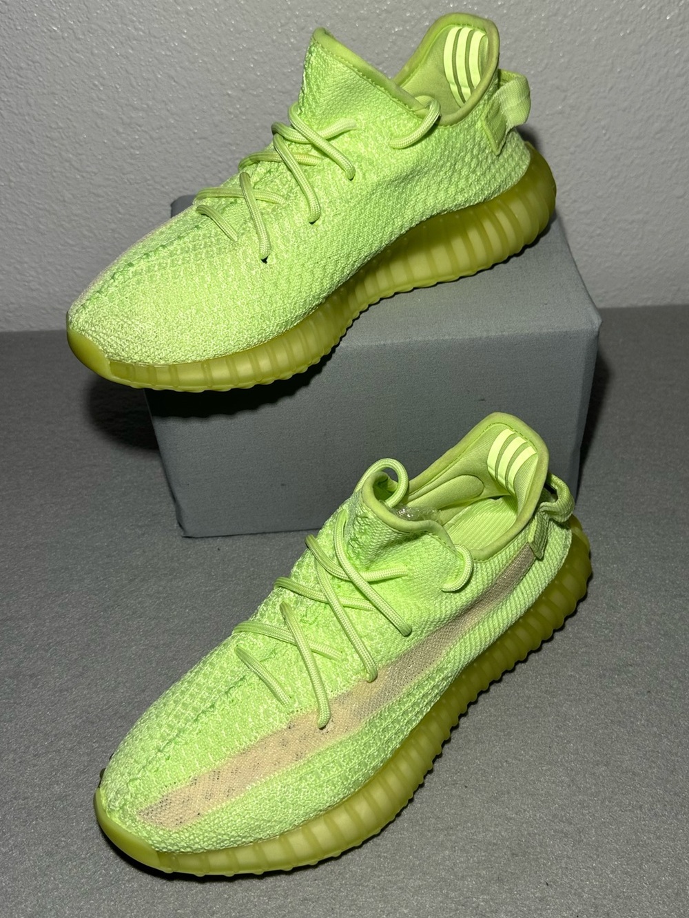adidas Yeezy Boost 350 V2 GID "Glow" sneaker